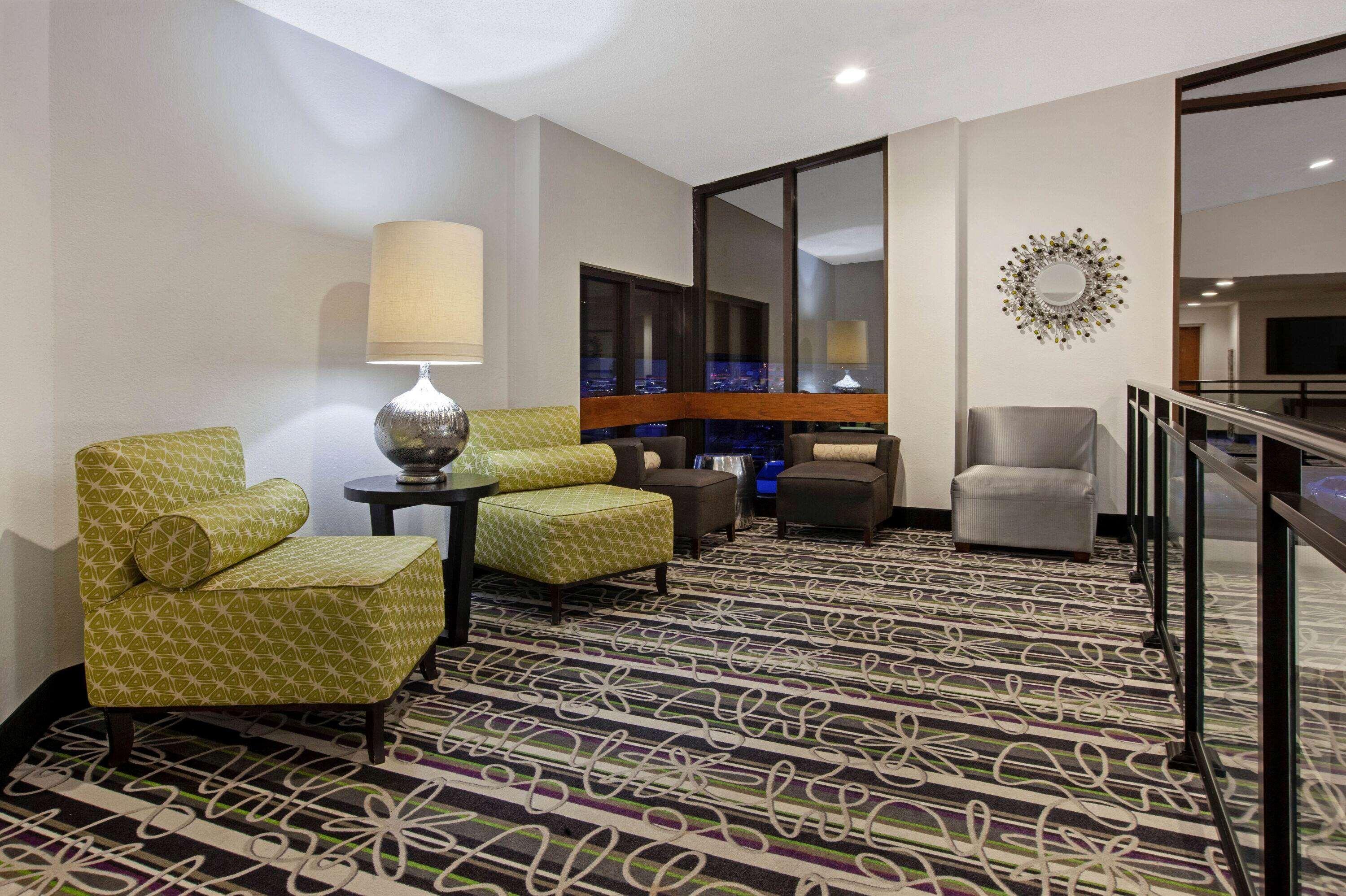 La Quinta Inn & Suites By Wyndham Detroit Metro Airport Ром'юлус Екстер'єр фото